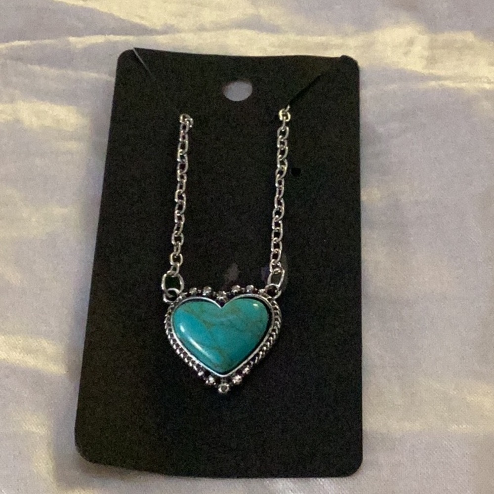 πNew So Amazing Necklace Makes Perfect Gift or Wear On Your Special Occasion π - Picture 4 of 10